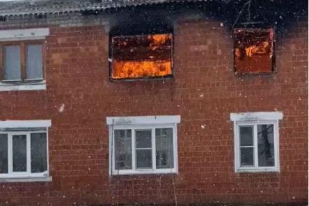 Четыре человека погибли на пожаре в многоквартирном доме в Нижегородской области