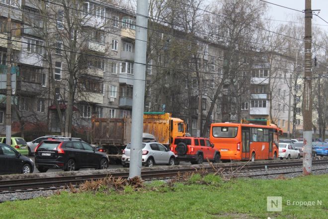 Огромные пробки возникли на перекрестке Ванеева &mdash; Сусловой в Нижнем Новгороде - фото 10