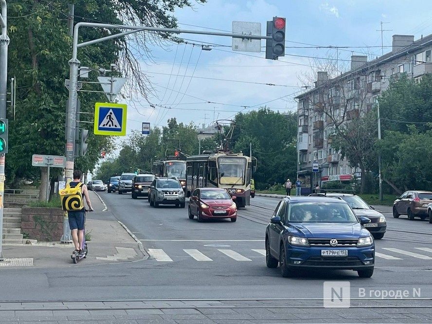 Трамваи встали на улице Белинского в Нижнем Новгороде