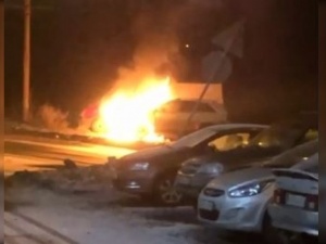 Велосипедиста разыскивают за поджог автомобиля в Автозаводском районе