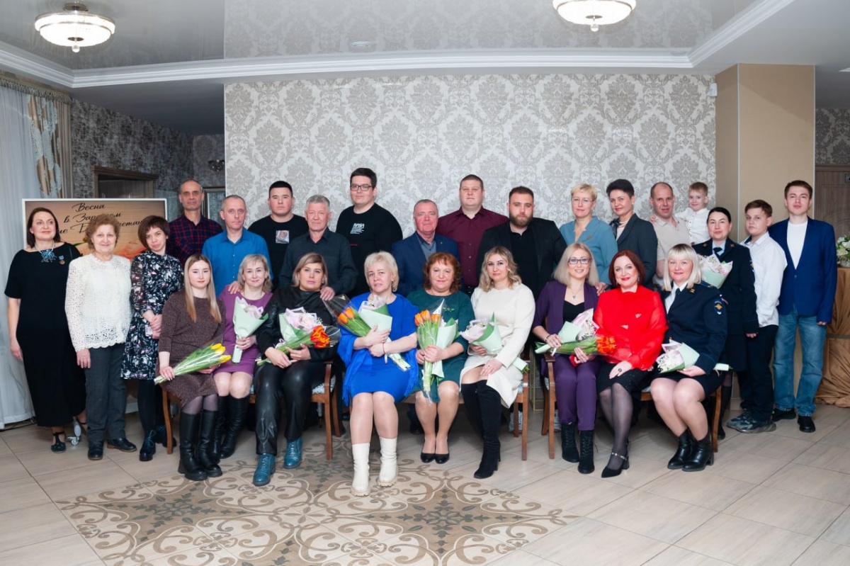 Женщин с редкими профессиями поздравили в нижегородском Заречном доме бракосочетания - фото 1