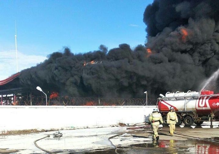 Стала известна возможная причина возгорания бензовоза в Кстовской промзоне - фото 1