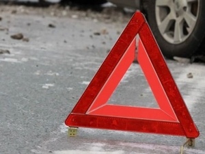 Пятидверная «Нива» врезалась в дерево в Семеновском районе: пострадали трое