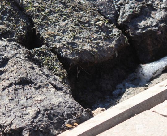 Трещит по швам: как выглядит центр Нижнего Новгорода после аномальной зимы — фоторепортаж - фото 49