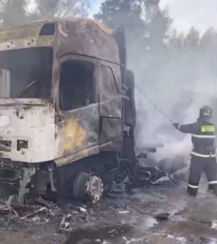 Опубликовано видео горящей фуры с мясом в Нижегородской области - фото 1