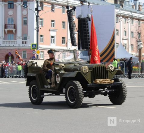 Парад и иммерсивное шоу: Нижний Новгород отметил День Победы - фото 18