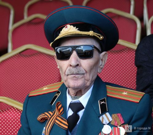 Фоторепортаж: парад в честь 80-й годовщины Победы прошел в Нижнем Новгороде - фото 11