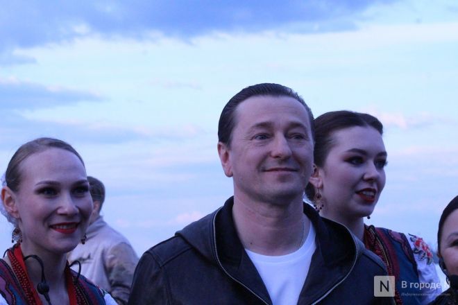 Безруков, шоу Авербуха и шикарный салют: как прошел День Победы &mdash; 2025 в Нижнем Новгороде - фото 57