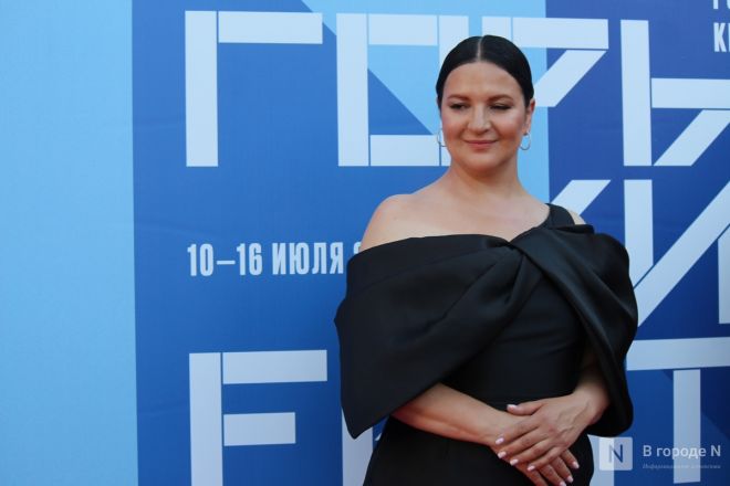 Знаменитости здесь: фоторепортаж с открытия &laquo;Горький fest&raquo; в Нижнем Новгороде - фото 119