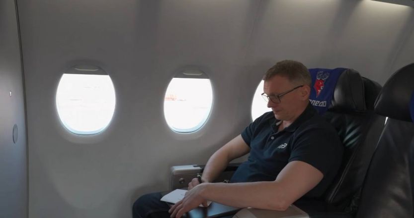 &laquo;Снова без взлета&raquo;: хоккеисты &laquo;Торпедо&raquo; застряли в Череповце после матча - фото 2