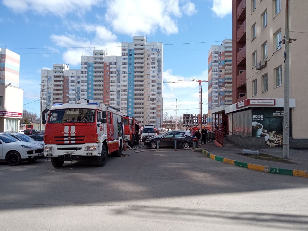 Более 30 человек эвакуировали из-за пожара в многоэтажке в Советском районе - фото 1