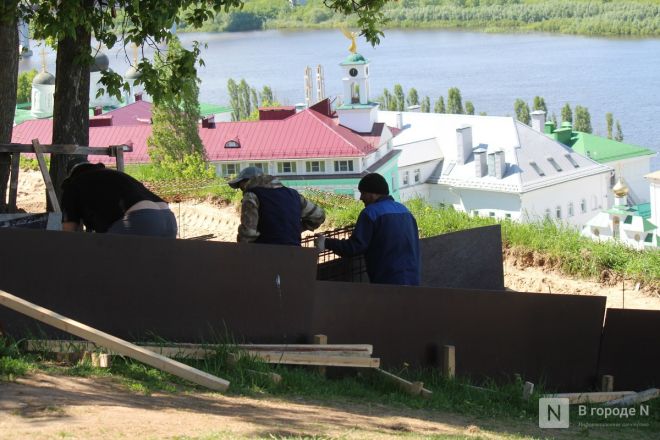 Опасные лестницы и разбитая брусчатка: что не успели отремонтировать  в Нижем Новгороде после зимы - фото 94