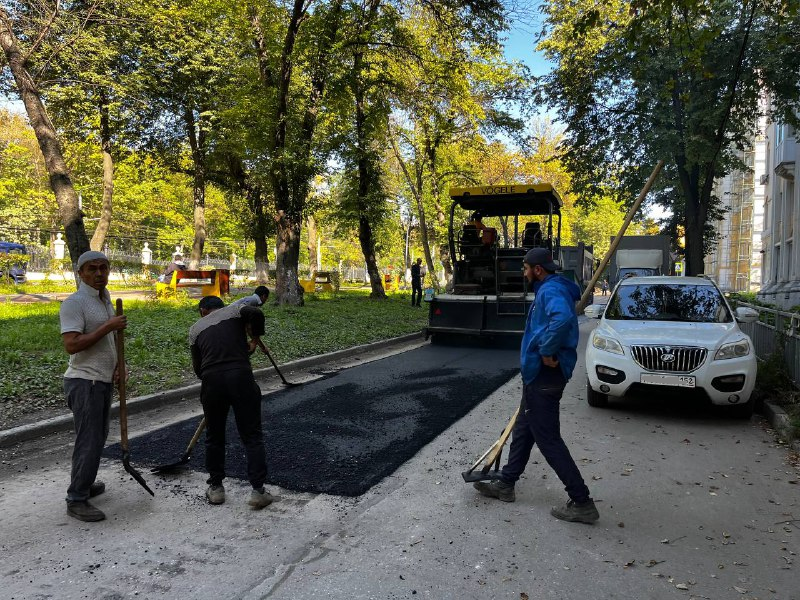 Дублер проспекта Гагарина ремонтируют в микрорайоне Караваиха  - фото 1