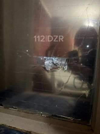 Фейерверк влетел в окно квартиры в Нижегородской области - фото 1