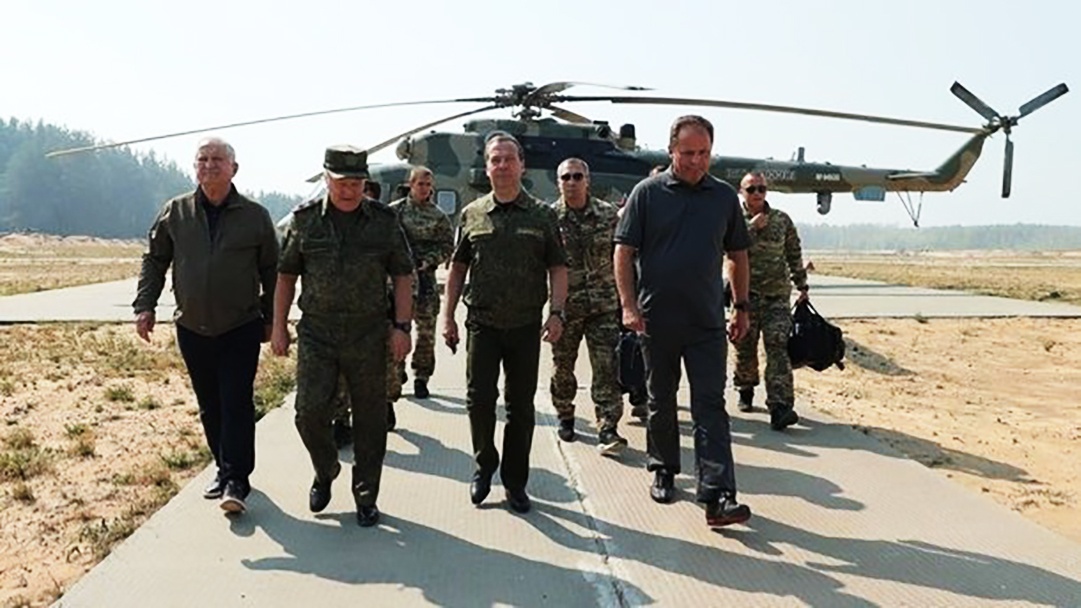 В 900 тысяч рублей обошлось питание Медведева и его делегации в Мулино - фото 1