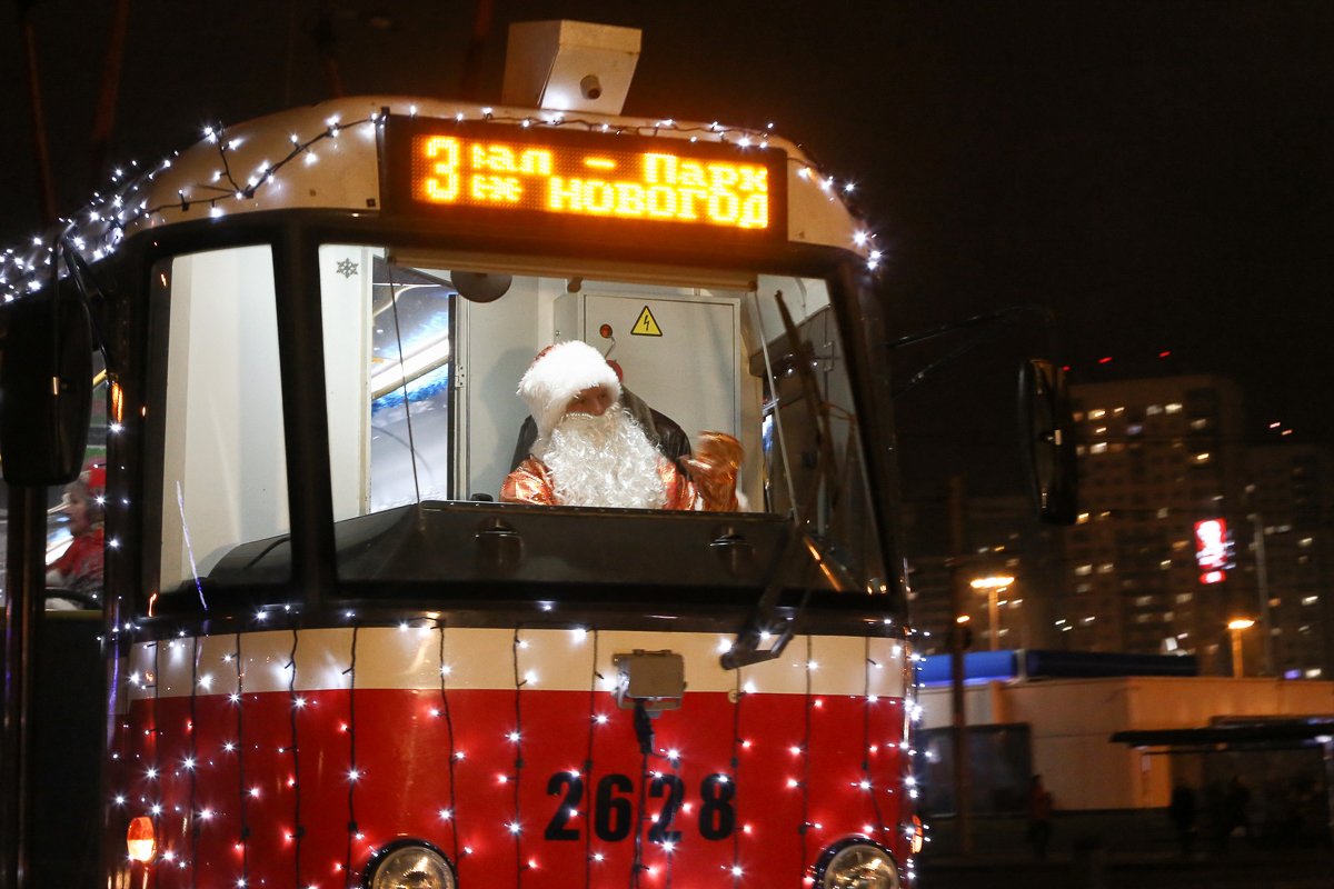 Трио новогодних трамваев вышло на нижегородские маршруты - фото 1