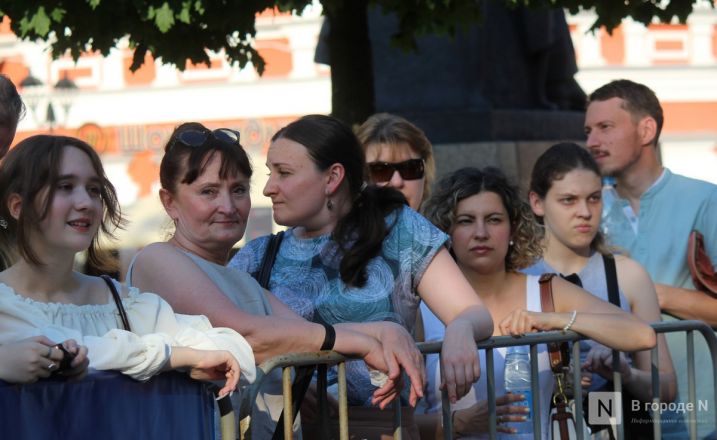 Знаменитости здесь: фоторепортаж с открытия &laquo;Горький fest&raquo; в Нижнем Новгороде - фото 91
