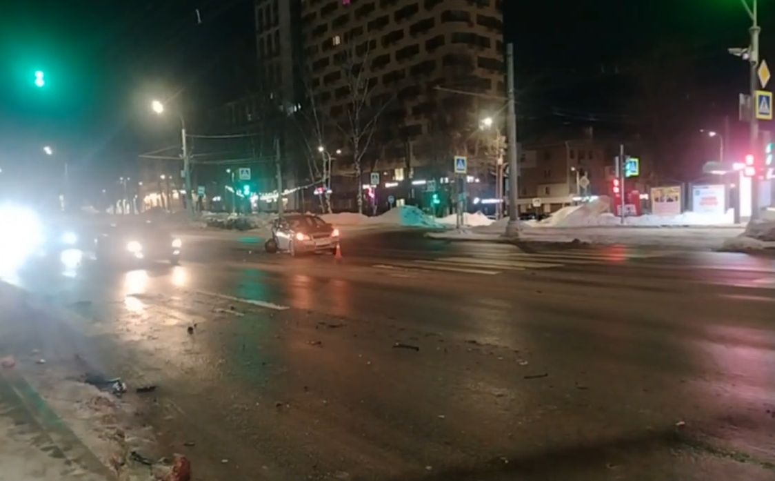 Пьяный водитель BMW устроил ДТП в Нижнем Новгороде: есть пострадавший - фото 1