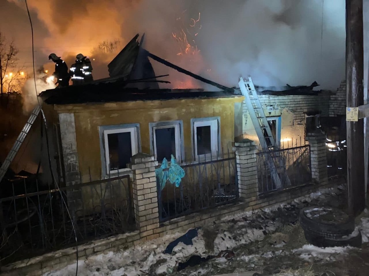 Два жилых дома сгорели в Советском районе Нижнего Новгорода