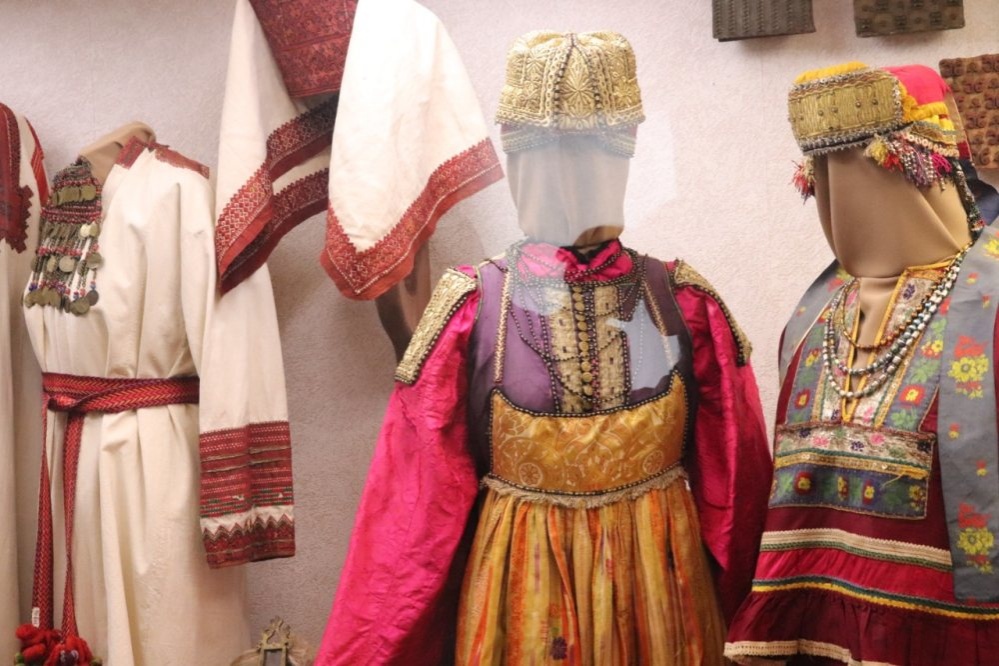 Наряды времен Екатерины II  и другие уникальные костюмы покажут нижегородцам - фото 1