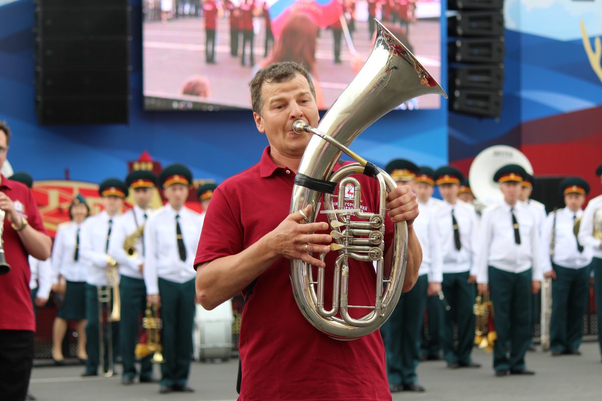 Фестивали духовых оркестров и Дружбы народов прошли в Нижнем Новгороде в День России