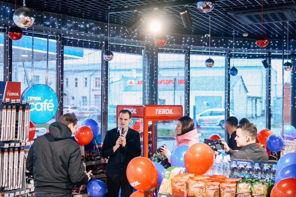 Праздник для автомобилистов: нижегородцы отметили День клиента на АЗС Teboil - фото 1