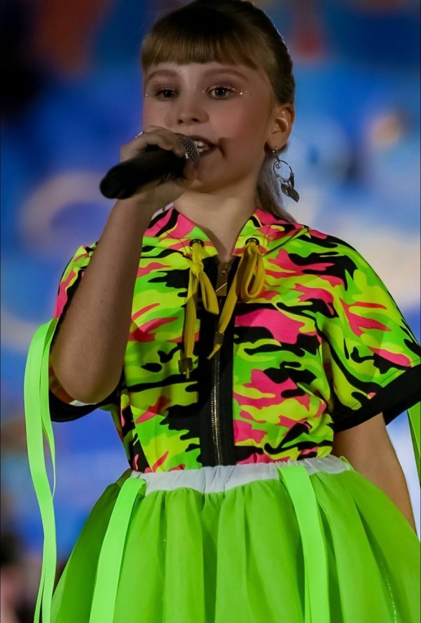 &laquo;Мечтаю сняться в Париже&raquo;. Милое интервью с 9-летней нижегородкой, которая завоевала Гран-при на конкурсе красоты в Сочи - фото 5