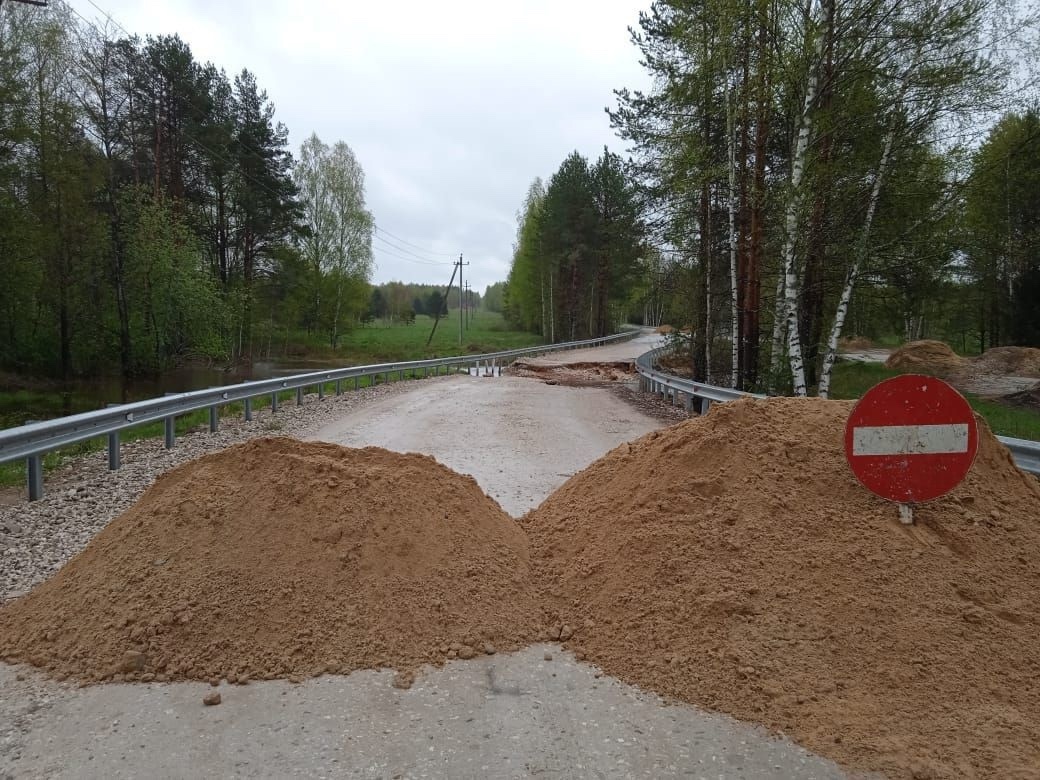 Дорогу в Сокольском округе Нижегородской области размыло из-за ливня - фото 1