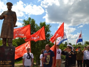 Борчанин избежал наказания за установку памятника Сталину на своем участке