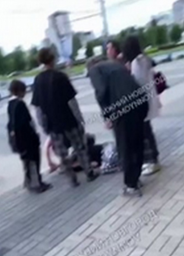 Толпа нижегородских подростков напала на сверстника из-за одежды - фото 1