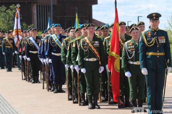 Без парада и салюта: как прошел День Победы в Нижнем Новгороде &mdash; фоторепортаж