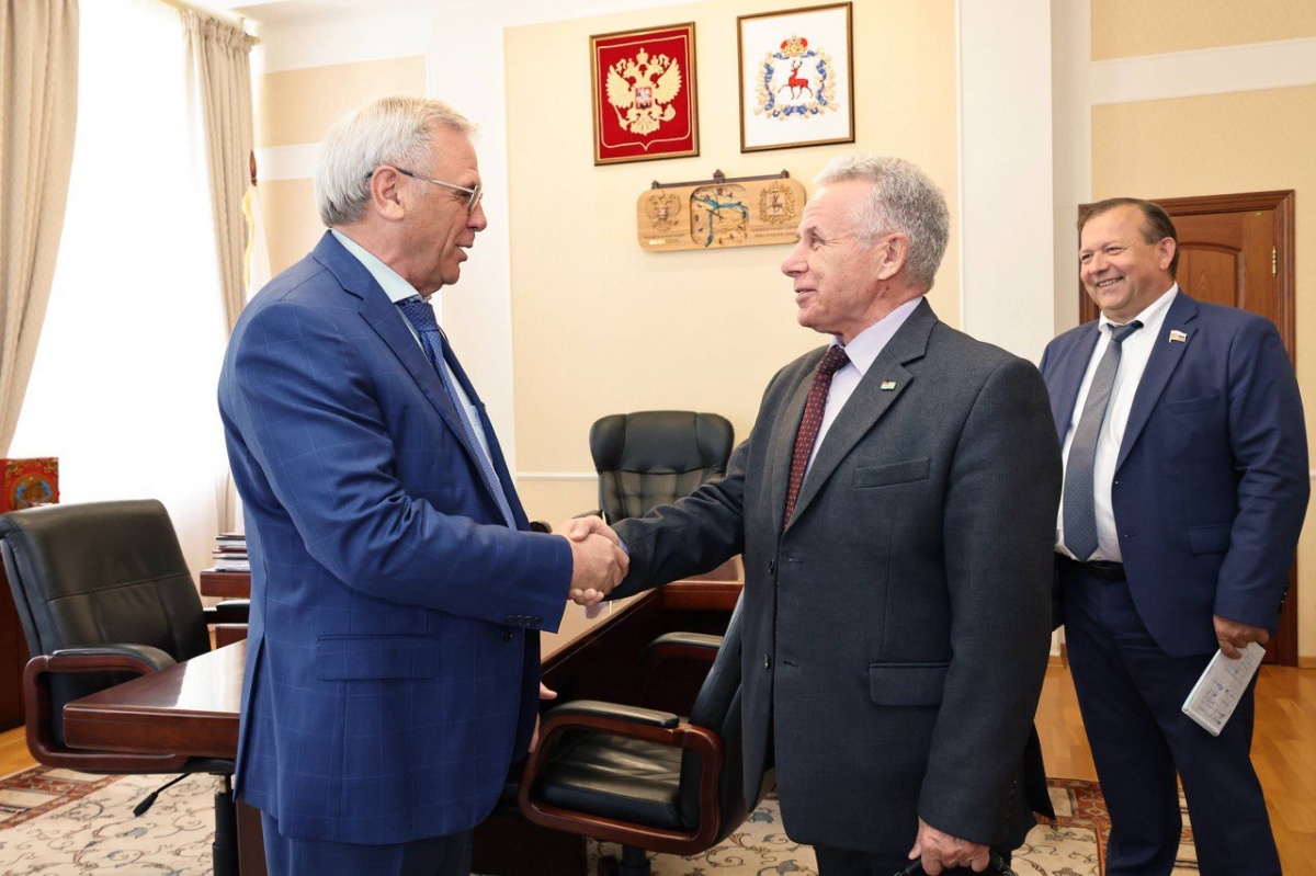 Председатель ЗСНО встретился с Почетным консулом Республики Абхазия в ПФО - фото 1