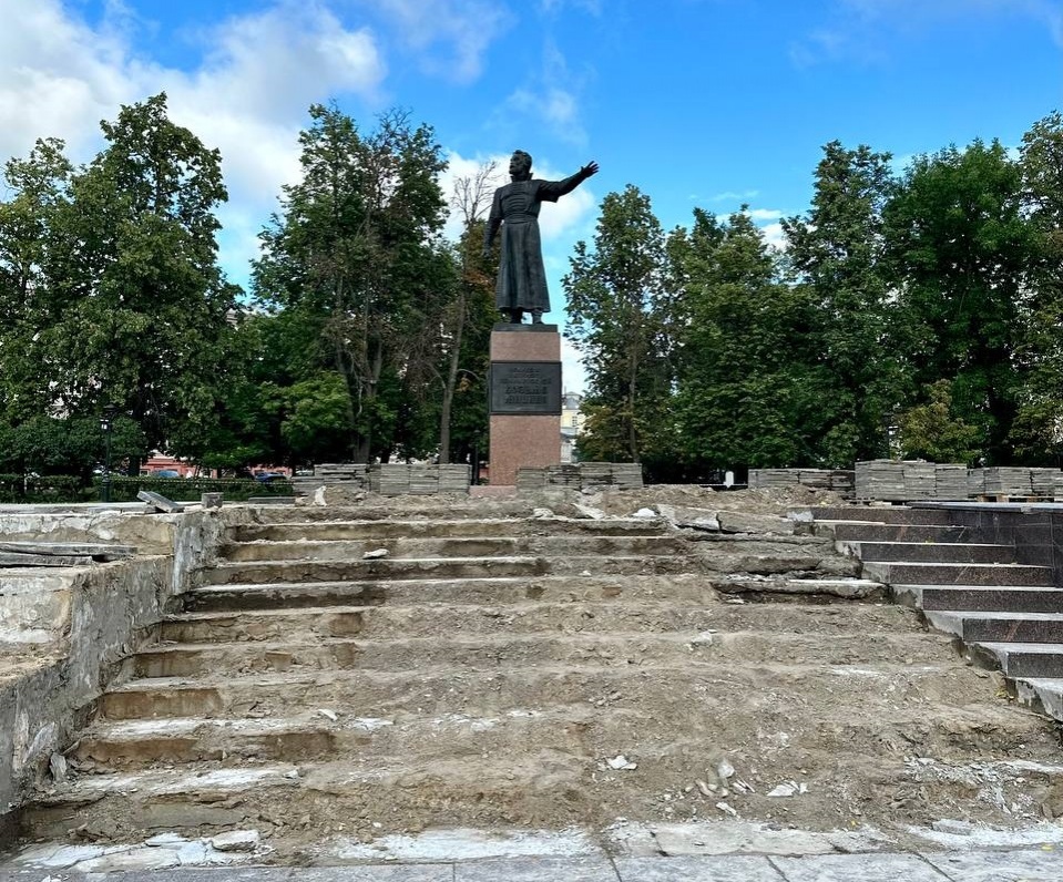Ремонт площадки у памятника Минину начался на центральной площади Нижнего Новгорода - фото 1