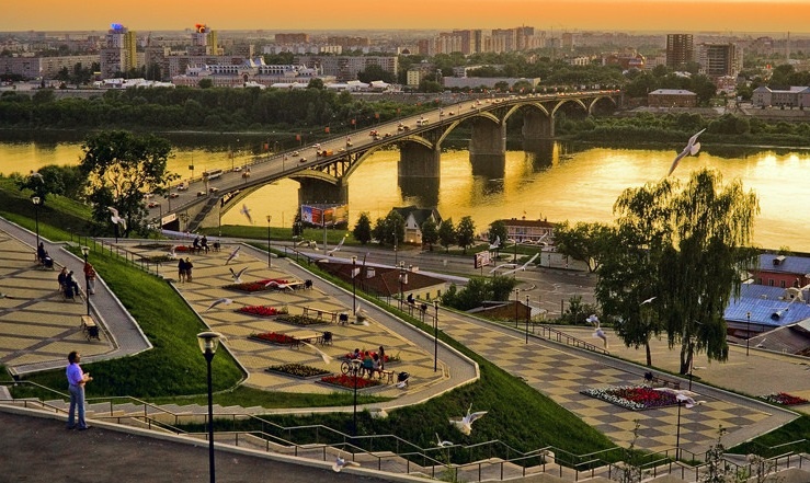 Нижний Новгород вошел в топ-10 городов для отдыха мам с детьми в бархатный сезон - фото 1
