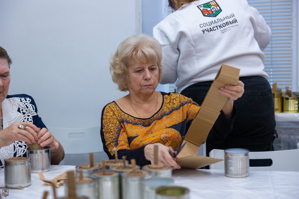 Нижегородские социальные участковые провели мастер-классы в поддержку бойцов СВО - фото 1