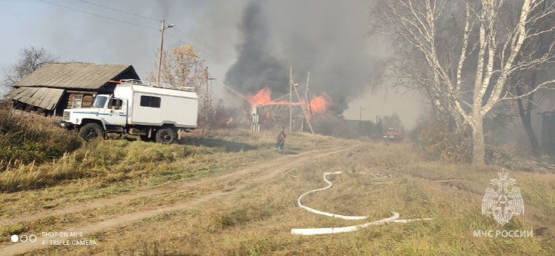 Опубликованы  фото с места пожара в Лукояновском округе - фото 3