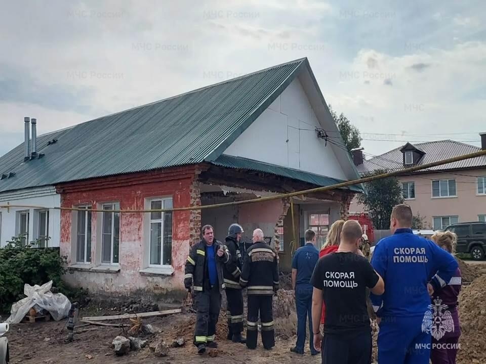 Появились подробности гибели рабочего при обрушении стены дома в Первомайске - фото 1