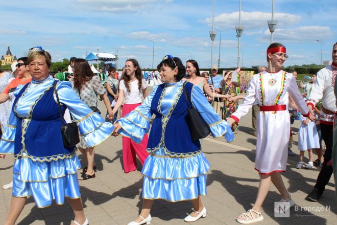 Масштабный гастрофест и концерты: как прошел День России в Нижнем Новгороде &mdash; фоторепортаж - фото 30