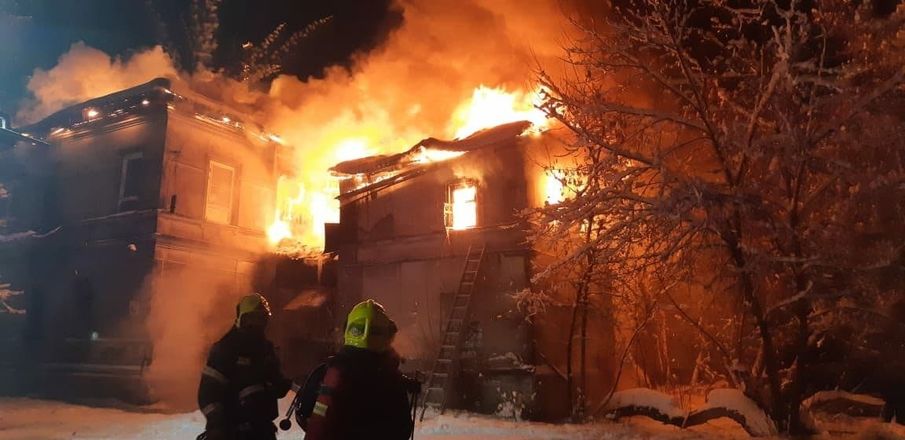 Дом загорелся на Большой Покровской в Нижнем Новгороде: один человек погиб - фото 2