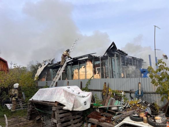 Страшный пожар в жилом доме случился в Нижнем Новгороде - фото 1