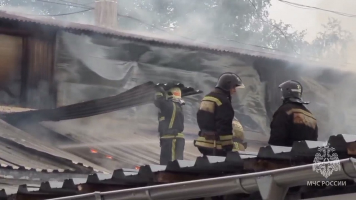 Пожар в цехе по производству окон в Нижнем Новгороде ликвидирован - фото 1