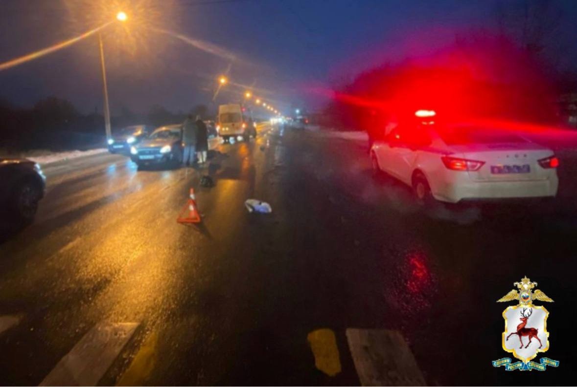 Женщина погибла в Павловском округе после наезда двух автомобилей - фото 1