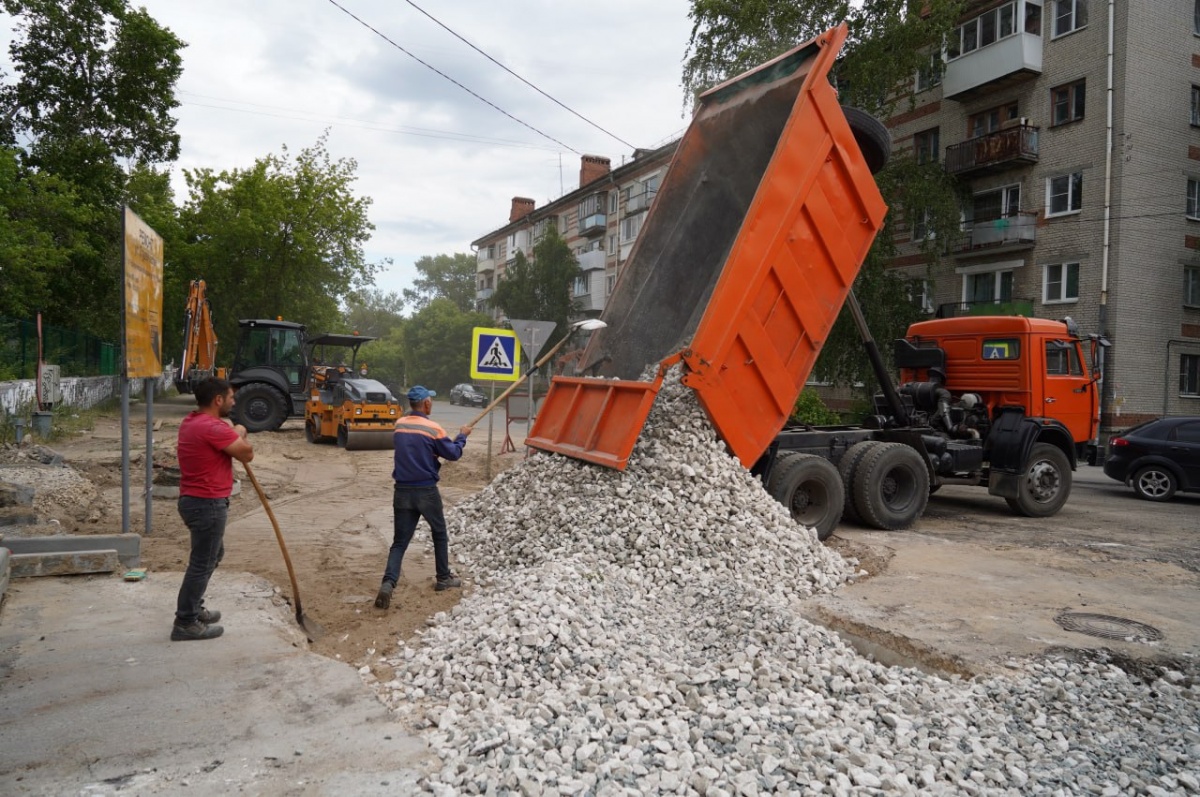 Ремонт участка дороги вдоль Желнинского моста начался в Дзержинске - фото 1