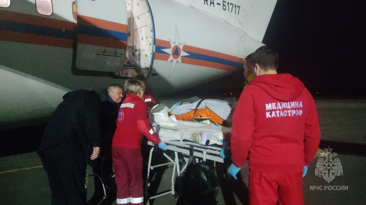 Двоих детей с ожогами эвакуировали в Нижний Новгород спецбортом МЧС - фото 1