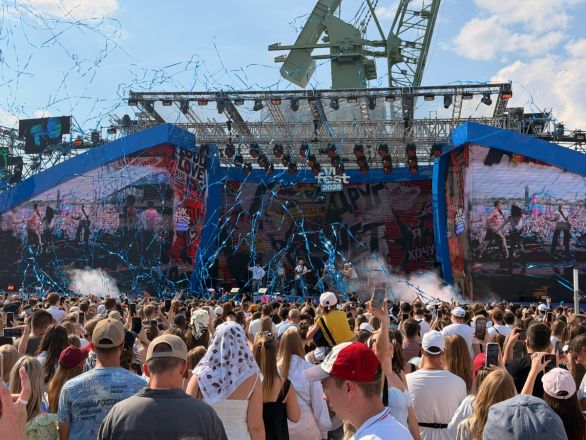 Первый, мощный, грандиозный: как прошел VK Fest в Нижнем Новгороде — репортаж - фото 76